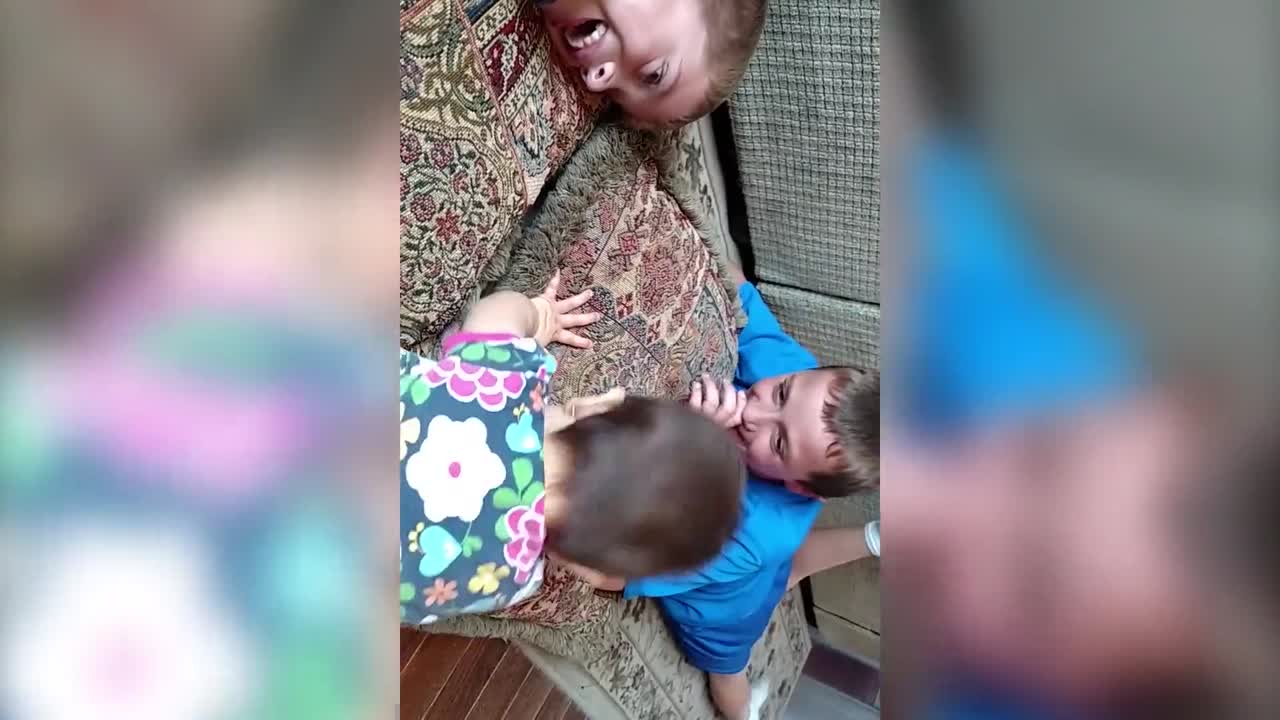 Aww – Big Brothers Try to Teach Baby Sister How to Nap