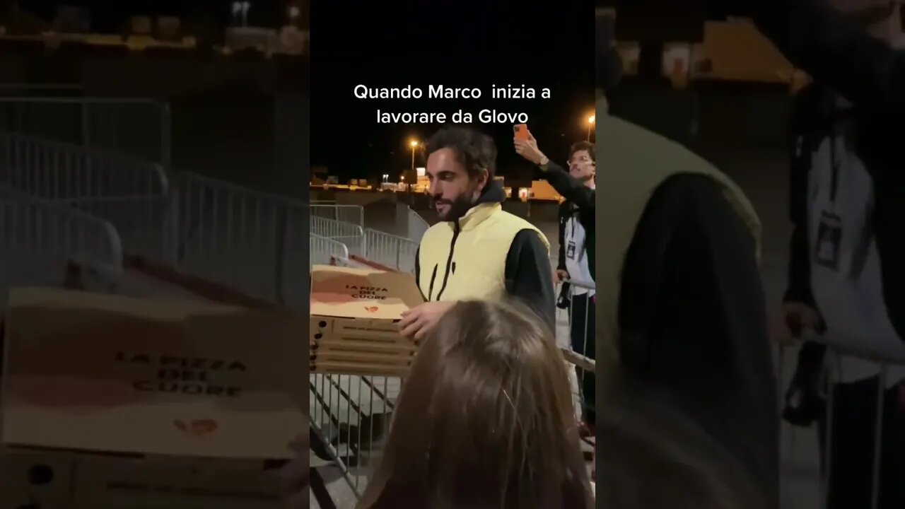 Marco Mengoni a lavoro per Glovo