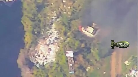 Russian artillery targets pickup truck in Bakhmut