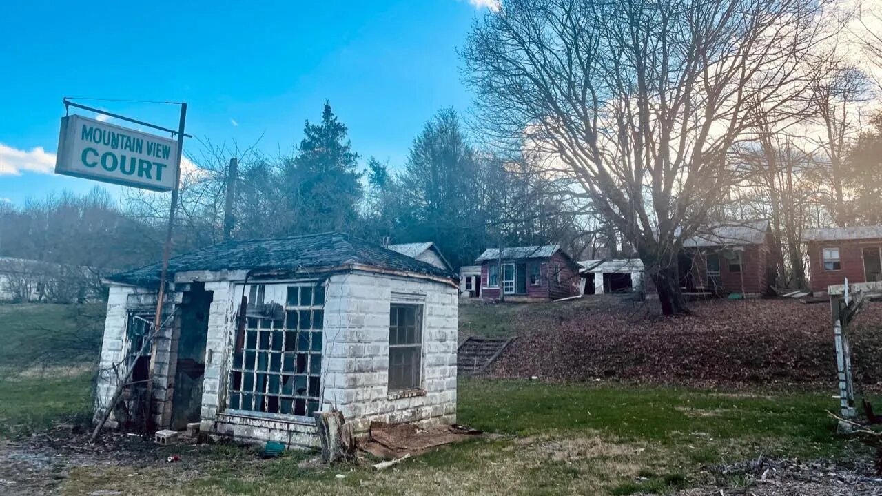 Creepy Abandoned Motel Left In Ruins In Appalachia