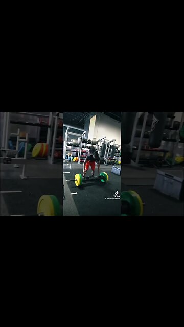 Bobbi Althoff & Drake unfollowed each other because Drake smashed and didn’t want to commit 👑