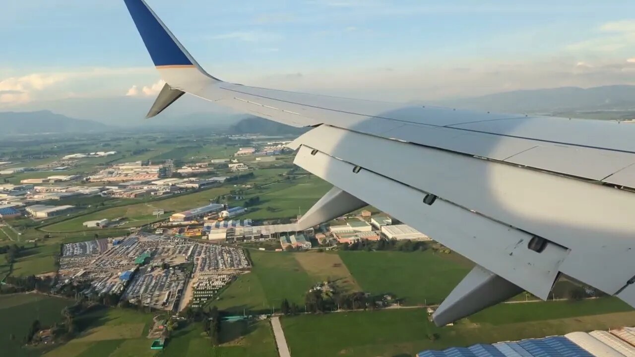 Copa Airlines Landing at (BOG) Bogota, Colombia 2023 Video 1