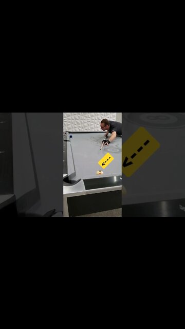 DON'T DROP the COIN! 😁⚪🎱🔴 #shorts #billiards #8ballpool