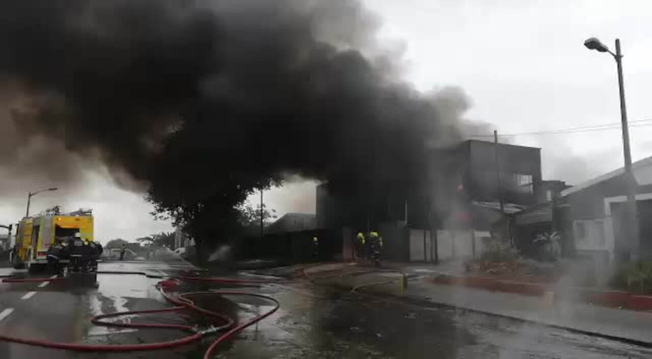 SOUTH AFRICA - Durban - Factory Fire (eAs)