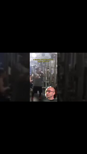 Reagindo à um louco na academia #shorts