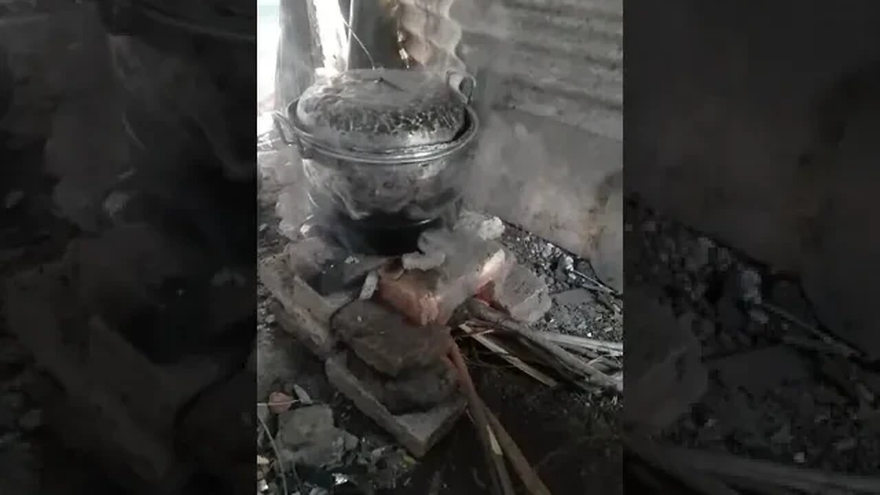 Lagi Masak, Seperti Kereta Jaman Dulun Berasap.