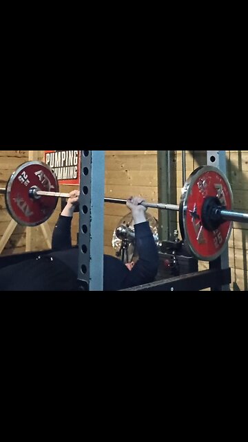 3x12 72.5 Kgs Paused Close-Grip Bench Press. Last Set