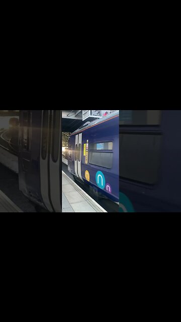 Northern railway class 158 at Leeds #train