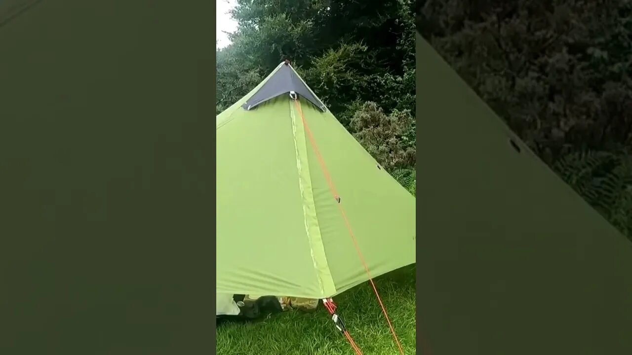 Trekking pole tent