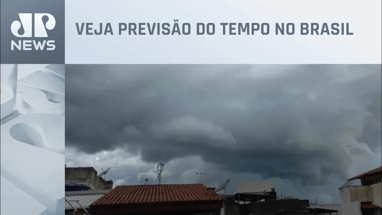 Fevereiro começa com alerta de chuva em quase todo o Brasil