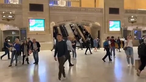 NYC 4k Walk Night Manhattan Grand Central Terminal Walking tour !! 38