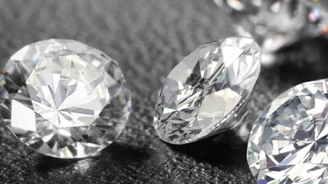 Carats of Perfection Understanding the 4 C's of Diamonds