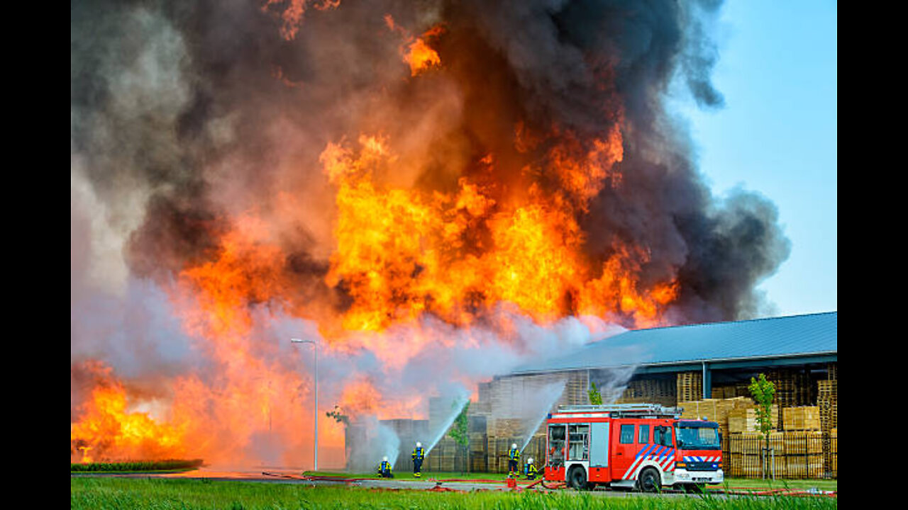 Footage shows devastated town of Volnovakha, Ukraine