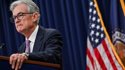 Fed's Rate Cut Shakes Markets: Powell's Caution & Trump's Policies