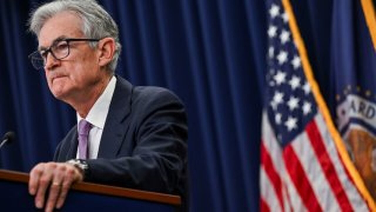 Fed's Rate Cut Shakes Markets: Powell's Caution & Trump's Policies