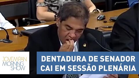 Dentadura de senador do PMDB cai em Sessão Plenária e vira piada | Morning Show