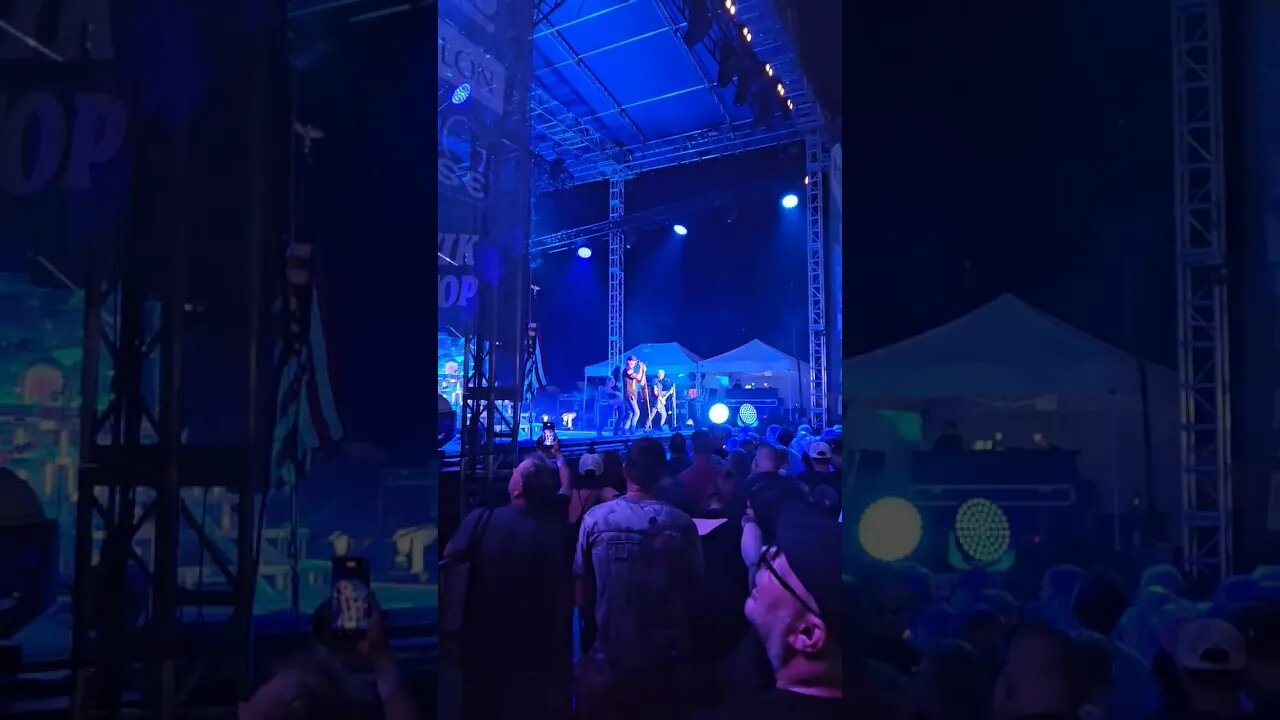 Loser - 3 Doors Down Live In Dubuque At Back Water Stage