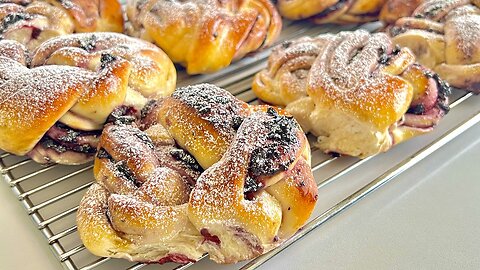 Fluffiest Blueberry Bread! Just like the 1 in bakeries - Yan Cooks Food