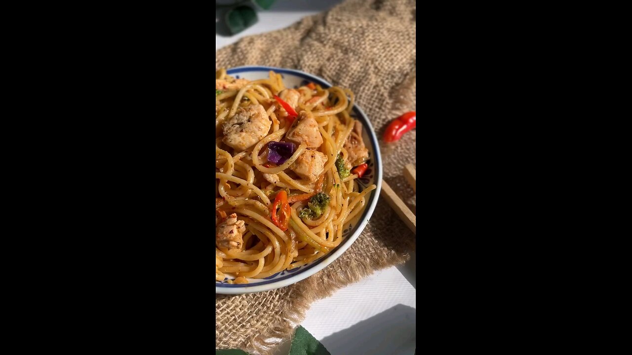 CHICKEN & VEGETABLE Spaghetti|#chowmein #noodles #chinesefood #streetfood #noodlesrecipe #easyrecipe