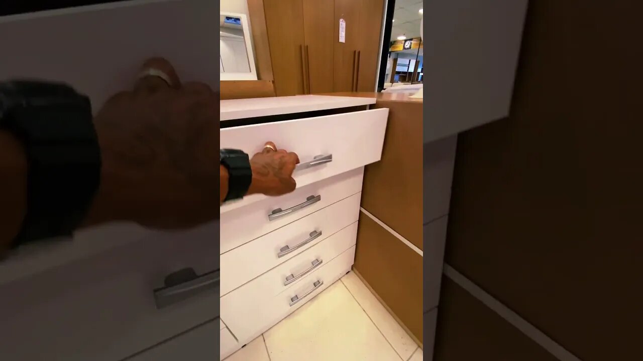 A cômoda é aquele móvel curinga que agrega muito ao espaço e à decoração do seu ambiente!!