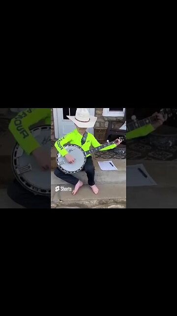 Mashup of Adam Lee Marcus and Landon Brooks playing "Foggy Mountain Breakdown" on their banjos.