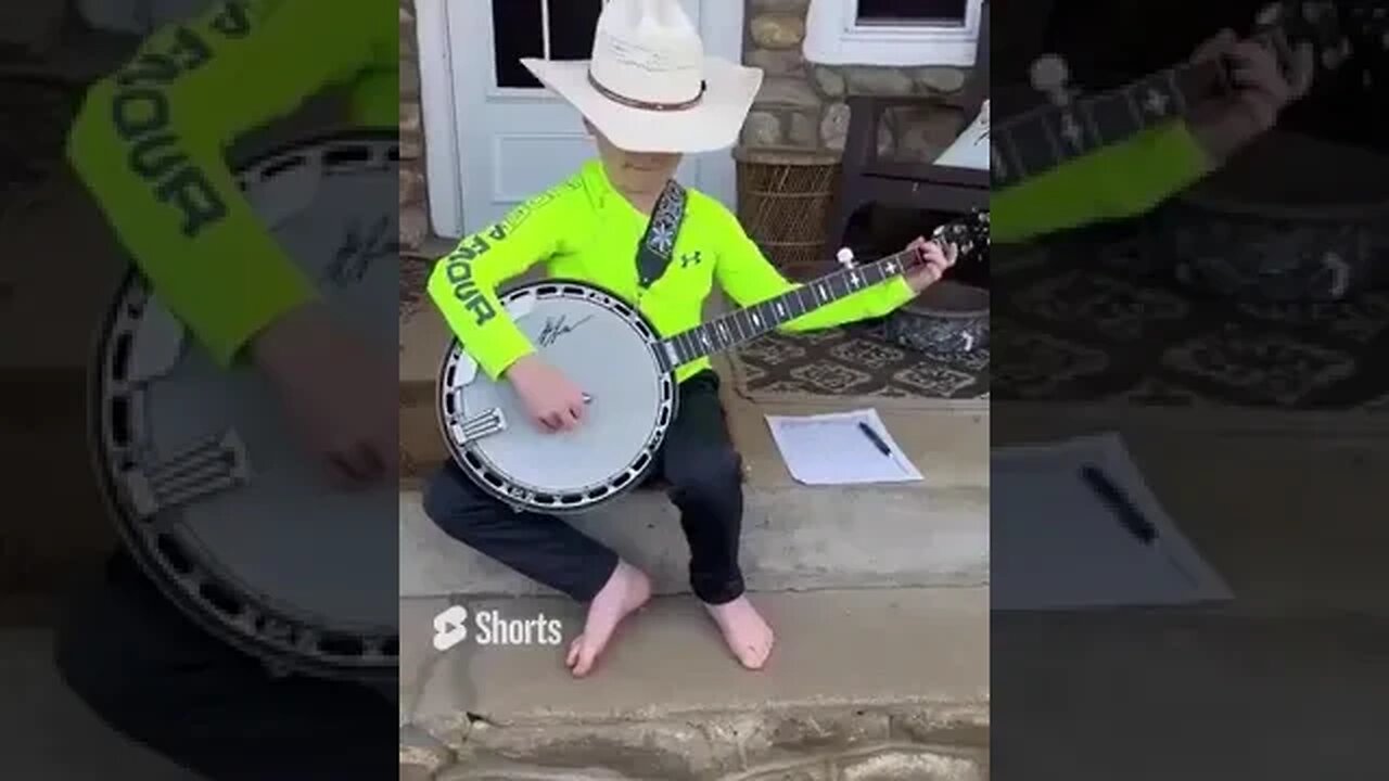 Mashup of Adam Lee Marcus and Landon Brooks playing "Foggy Mountain Breakdown" on their banjos.