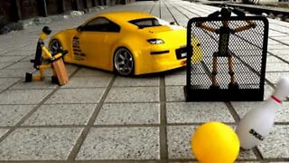 Carrinho de controle remoto faz manobras incríveis de drifting