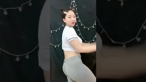 🍓性感身材热舞，这谁顶得住啊#shorts #tiktok