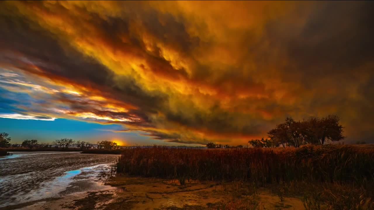 Photographer sells photos to help wildfire victims