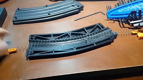 CMMG 10 round to 25 round magazine correction