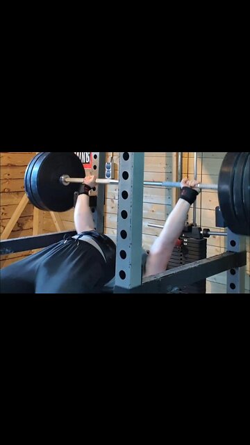 90 Kgs x 10 Bench Press absolutely MANHANDLED. NEW REP PR!
