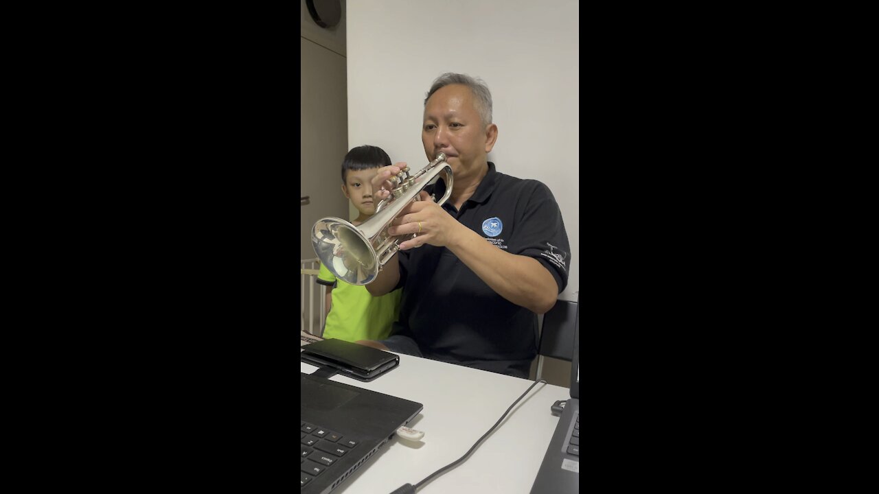 How to play trumpet