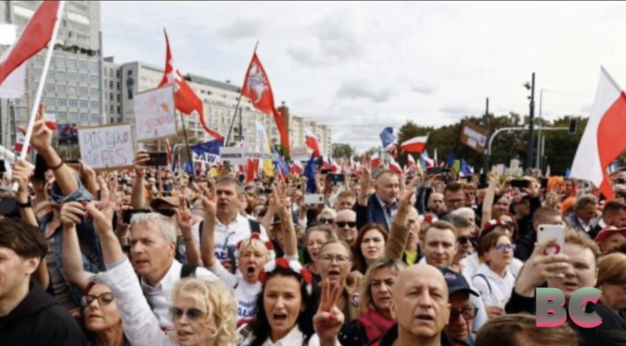 Polish opposition hold huge Warsaw rally ahead of elections