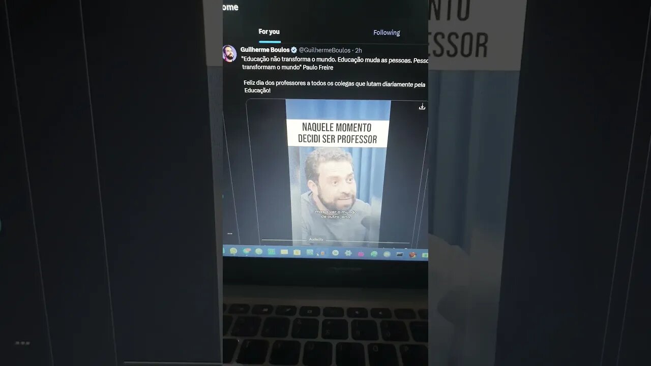professores deveriam transferir conhecimento e não transformar alunos em militantes de esquerda, ok?