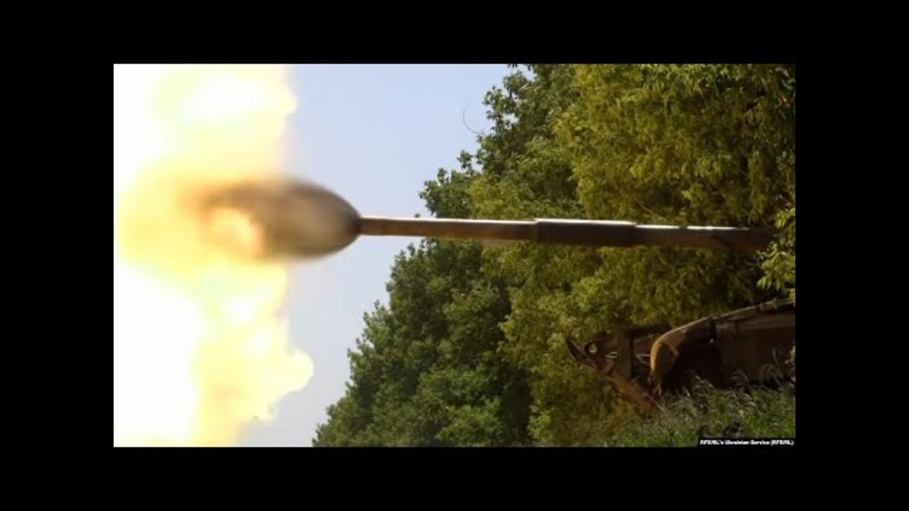 How Ukrainian Tanks Cover Infantry Under Russian Attack