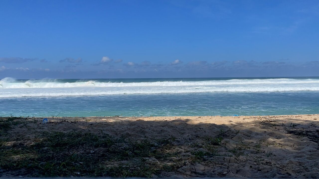 Waves coming in. (Timelaps)