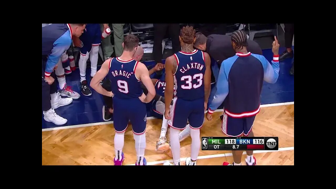 Kevin Durant DOWN with ANOTHER Possible ankle injury after loose ball fight.