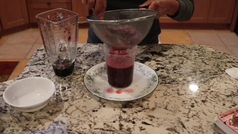 How to make pomegranate juice with a blender