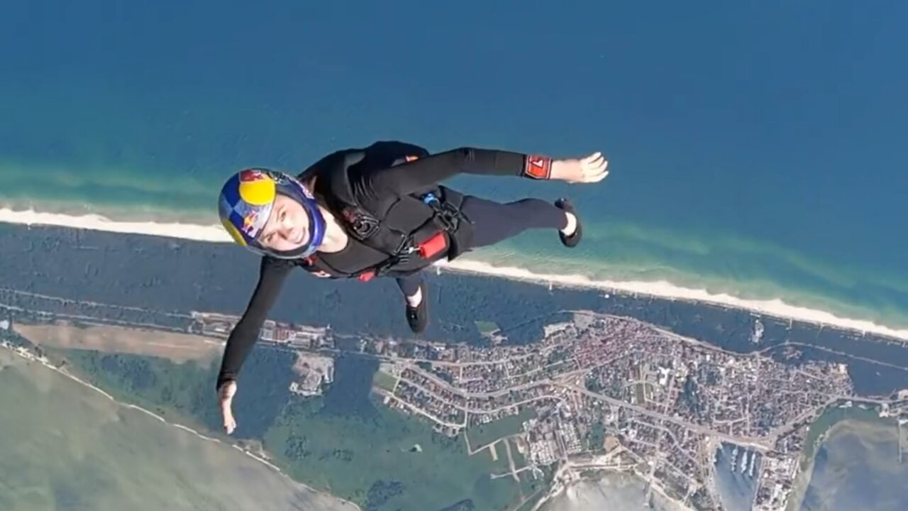 skydiving jumping Dubai women's just wow