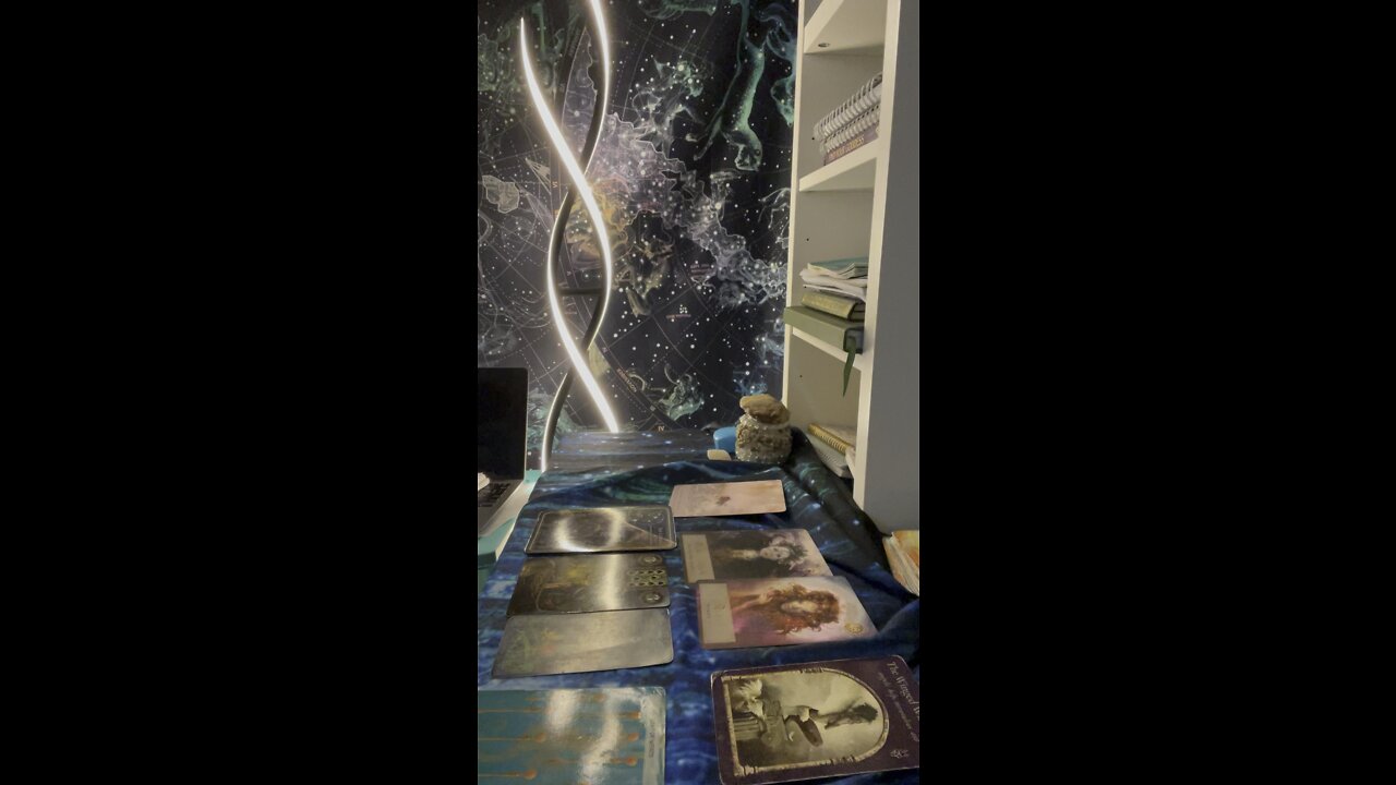 Fire signs Wisdom Oracle and Tarot reading