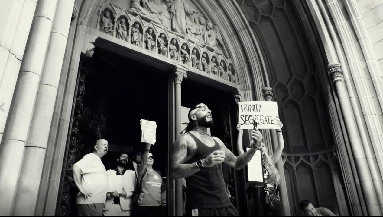 Protest at "vaccinated only" Trinity Church in NYC - 8/21/2022