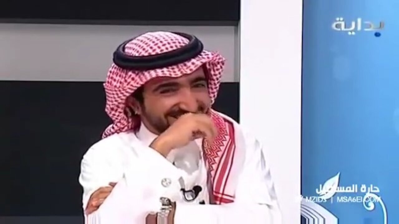 المذيع ما قدر يوقف ضحك على نكته الشيخ عائض القرني المذيع اخذ فاصل ههههه