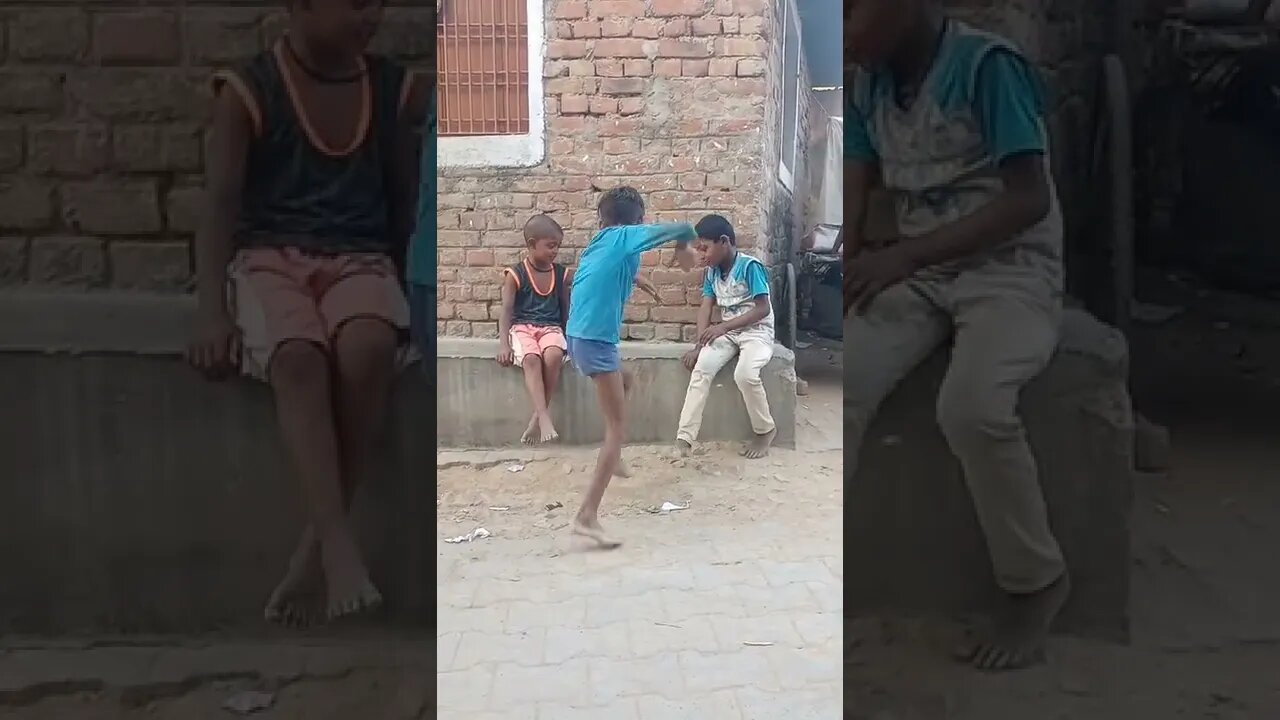Sapnon ka vo Angan kahan Bachpan Kahan