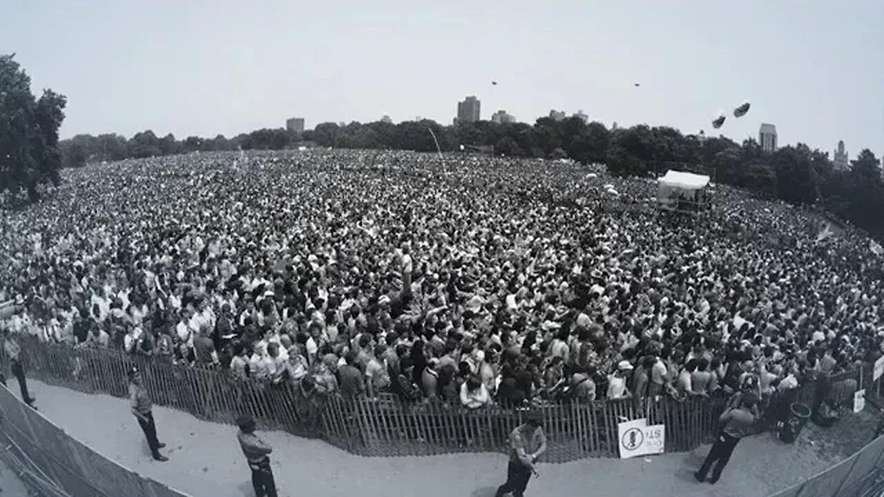 Orson Welles Speaks at 1982 Anti-Nuke Rally Before Crowd of 700,000 in Central Park NYC