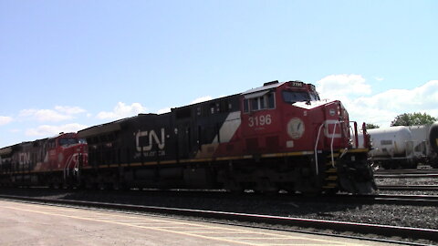 CN 3196 & CN 3262 Engines Manifest Train Westbound On Strathroy Sub