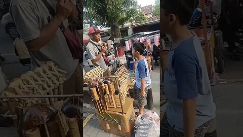 Kak Firaz latihan nirukan suara burung pakai bambu