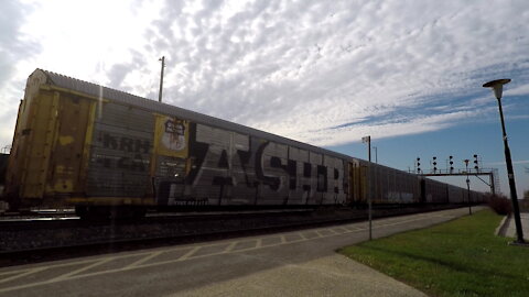 Autoracks Train 274 CN 3098 & CN 2205 Locomotives East In Sarnia