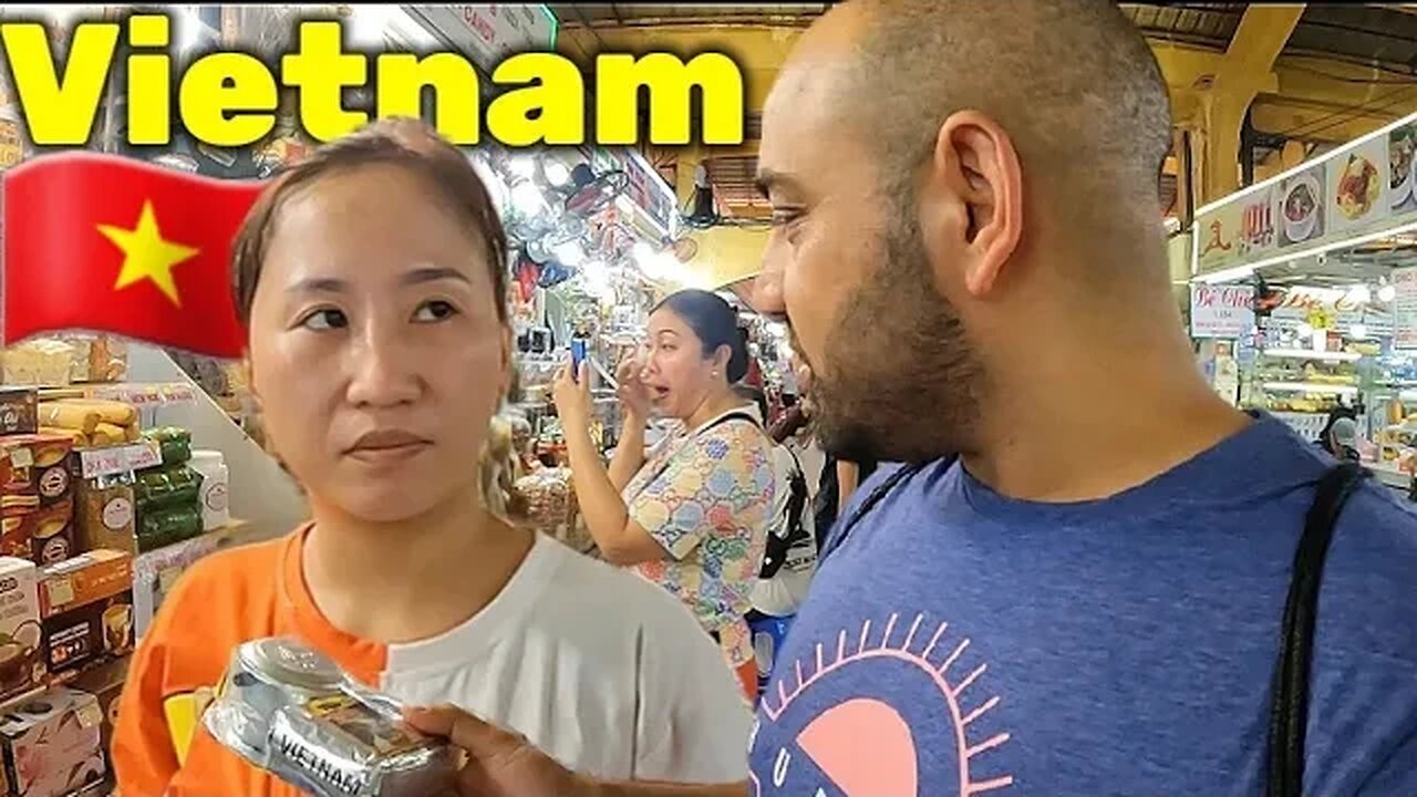 My FIRST honest impressions of Vietnam (This is how Vietnamese treat foreigners)