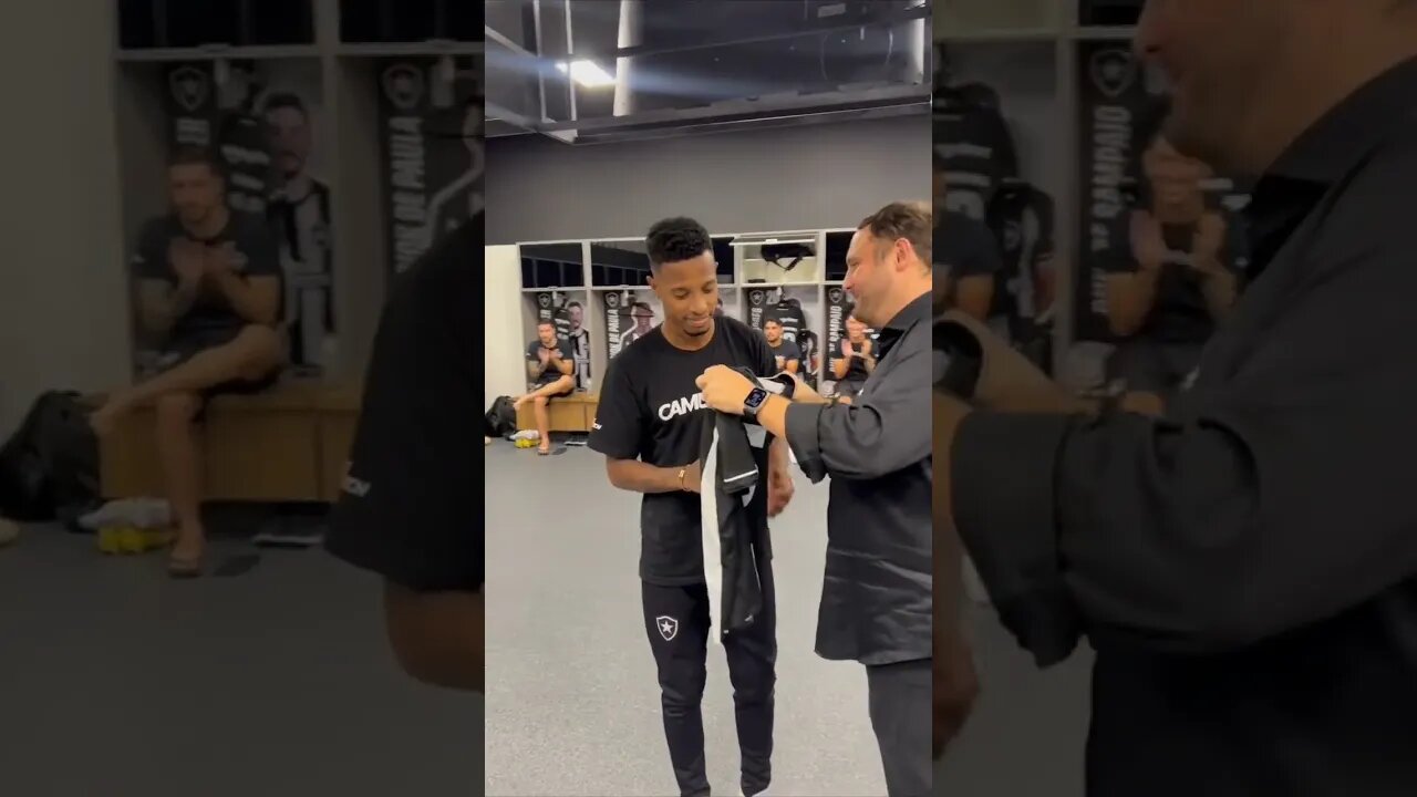 🚨 Veja o que aconteceu com o Tche Tche no vestiário do Botafogo.