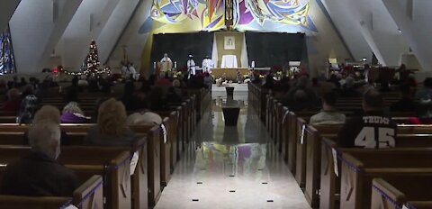 Las Vegans celebrate at Christmas Eve mass